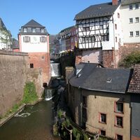 Saarburg mit Wasserfall