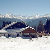 Sonnenterrasse auf der Winterwanderung Crans - Aminona