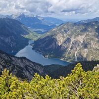 Blick runter zum Plansee und Ausgangspunkt Seespitze
