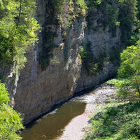 Blick vom Kanzelfelsen auf die Wutach am Fuß der Felsengalerie