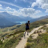 Blick hoch Richtung Maloja