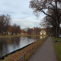 Castle canal with Hubertus Fountain