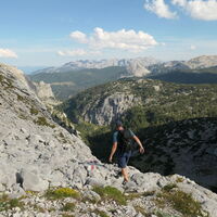 Anfangs über Geröll