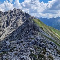 Hier der Blick von der Engelspitze hinüber zum Seelakopf, da könnte man noch ein Abstecher hinwagen, wenn die Zeit reicht (T4, I)