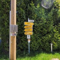 Abzweigung rechts in den Kalkofenweg