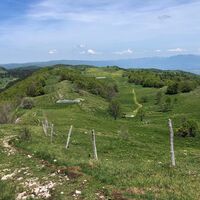 Single auf den Kämmen von Sur Lyand