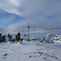 eindruecke-vom-gipfel-im-hintergrund-der-gr-oedstein-re