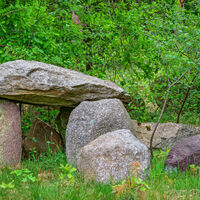 Ein geschichtsträchtiges Steingrab nahe des Lohmoores