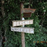 Links in den Haldenweg
