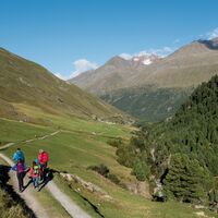 Wanderweg Hochjoch Hospiz mit Blick nach Rofen