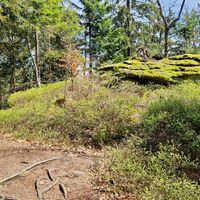 Felsblöcke am Umrundungsweg