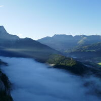 Blick zum Pfaffenstein, der See noch im Nebelkleid