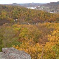 Blick nach Stedtfeld und zum Opel-Werk vom Felsen unterhlab des Metilstein