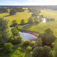 Die Wümme mit Gothardbrücke aus der Vogelperspektive