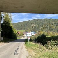 Unter der S6 wieder durch, aber nun grad weiter..