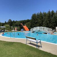 Schwimmbecken