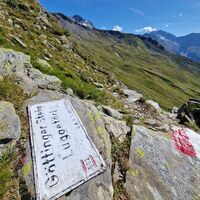 Wir haben das Lucketörl (2.379m) erreicht.