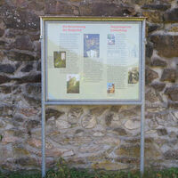 Infotafel in der Burgruine Wieladingen.