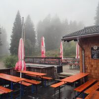 Mittagspause in der Chamer Hütte