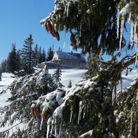 Tiefwinterlicher Blick auf das Annaberger Haus