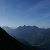 Blick zu Stadelstein und Wildfeld