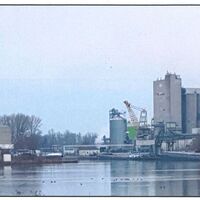 Das Tanklager der Firma THS-Mineralölumschlag GmbH sowie das Betriebsgelände der Firma Cargill im Hafen Salzgitter-Beddingen