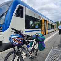 Mit der Hunsrückbahn am Ziel im Bahnhof Emmelshausen
