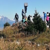 Eine Schulklasse war zu Besuch auf dem Gipfel