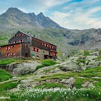Im Bereich der Hütte gibt es einige interessante Gipfel und sonstige Ziele.