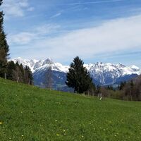Das Tennengebirge taucht auf, - die stille Höhenwanderung nähert sich ihrem Ende in Bischofshofen.