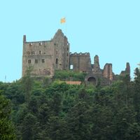 Blick auf die Burgruine Hohengeroldseck