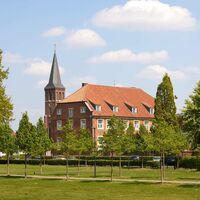 velen-schloss-01