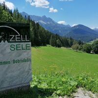 Blick nach Westen vom Schaidasattel zur Karawanken-Südkette mit der Dicken Koschuta (links) und dem Koschutniktum