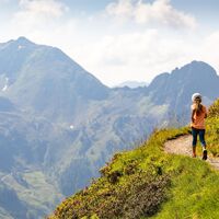 Kinder wandern zum Wiedersberger Horn