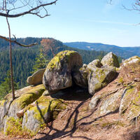 Igellochfelsen mit Aussicht