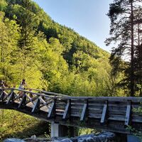 Die Brücke über dem See Završnica
