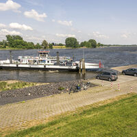 Hoopte an der Elbe mit der Elbfähre