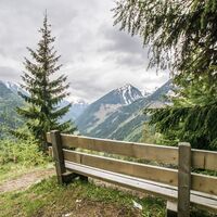 Blick vom unteren Wegkreuz 61/773 ins Obertal