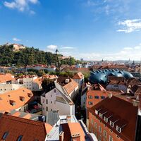 Blick auf die Dächerlandschaft von Graz