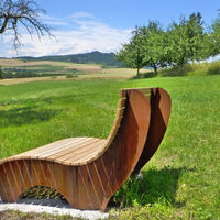 Himmelsliege am Gönnersbohl mit Blick zum Hohenstoffeln