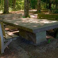 Steinerner Tisch