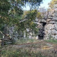 Die Grotte ist zur Zeit allerdings mit Bauzäunen abgesperrt, ebenso der Aussichtsplatz obendrauf.