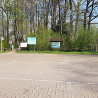 Parkplatz am Sportplatz Bad Holzhausen
