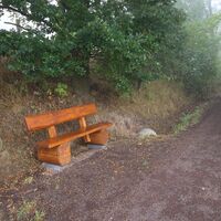 Sitzgelegenehit am "Heimatblick" im Nebel