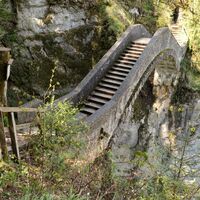 Die „Teufelsbrücke“ über die „Höll“-Schlucht