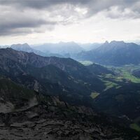 Gipfel-Aussicht auf Admont und die Gesäuseberge (Richtung Südosten)