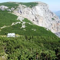 Blick zur Preiner Wand, davor die Neue Seehütte