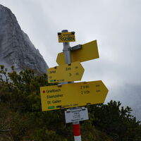 am Sparerriegel scheiden sich die Wege, wir queren zum Einstieg des Buchstein