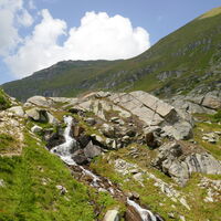 beim Abstieg zum Unteren Bockhartsee komme ich bei diesem schönen Wasserfall vorbei