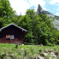 Die Steinhütte unter dem Schwarzerberg ist auch ein attraktives Ziel.